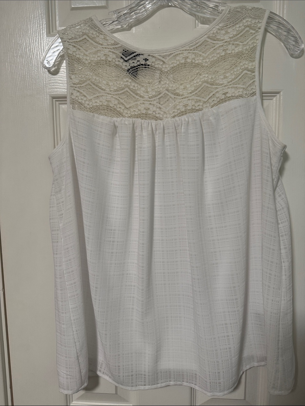 White Lace Yoke Sleeveless Women's Blouse
